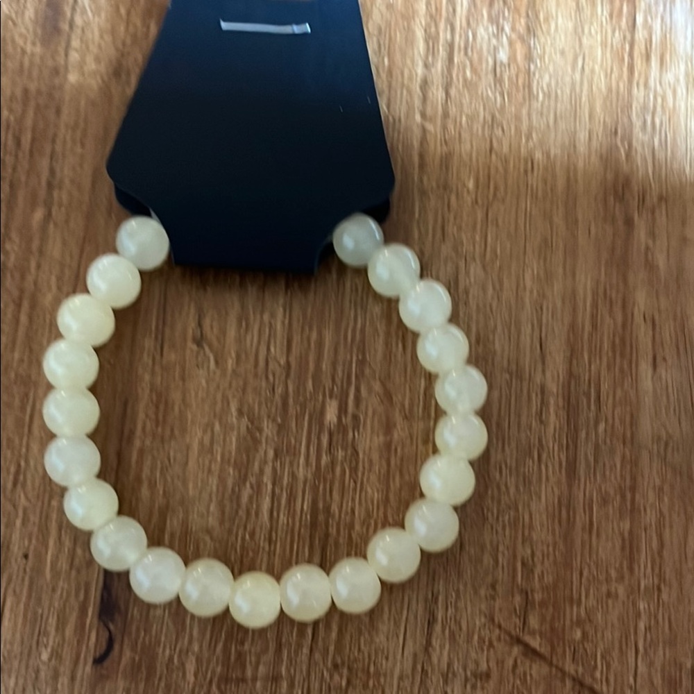 Elegant Cream Beaded Bracelet